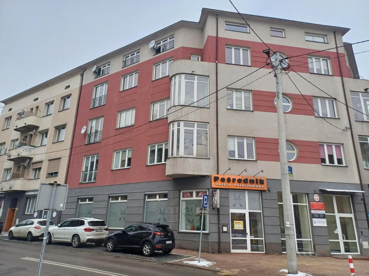 Ommp Centrum Aparthotel Czestochowa Ngoại thất bức ảnh